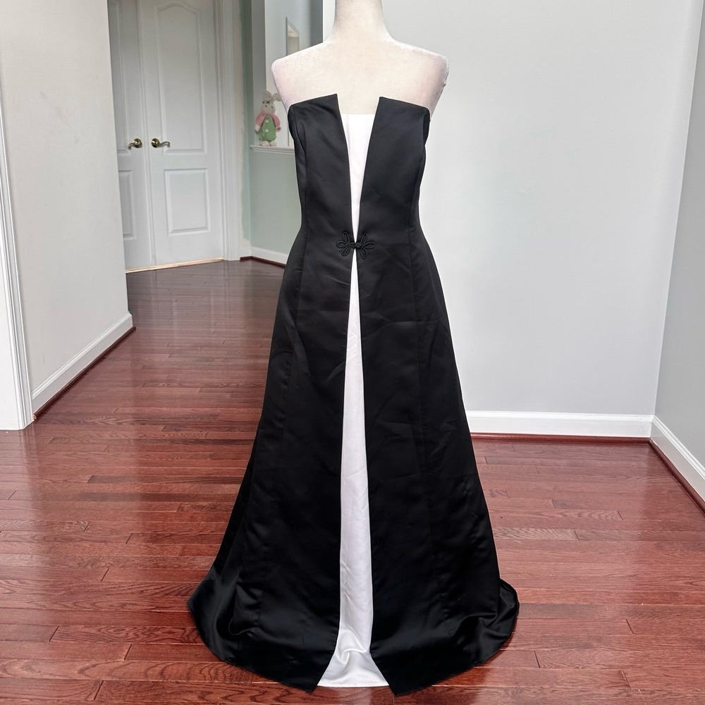 US Vintage De Laru Sheila Yen Black White Strapless Feminine Unique Gown Dress
